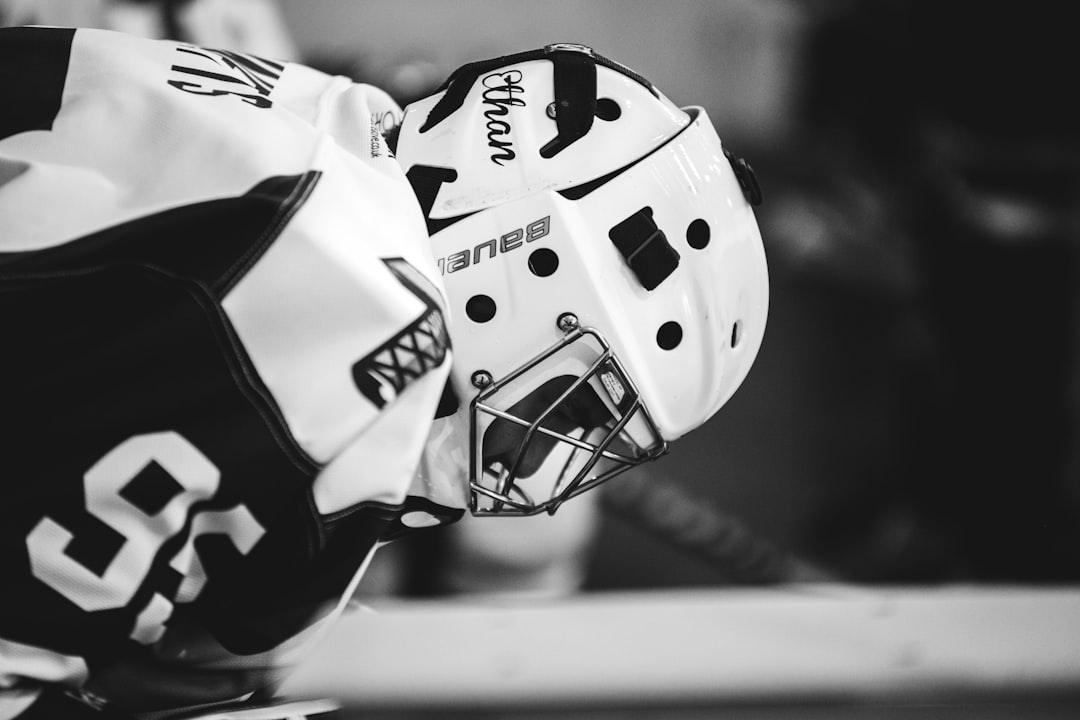 Lacrosse helmet fit and padding